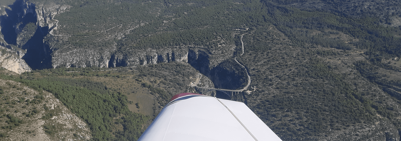 Vol découverte, baptême de l'air, survol des Gorges du Verdon- Aéroclub Manosque Vinon Vol découverte, baptême de l'air, survol des Gorges du Verdon- Aéroclub Manosque Vinon